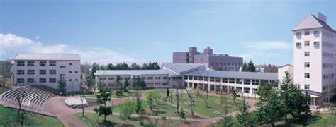 青森大学